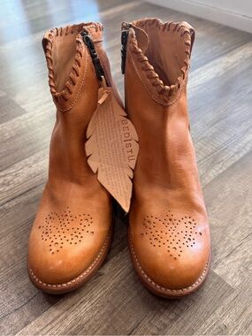 BED|STU Cinthya Tan Leather Ankle Boots